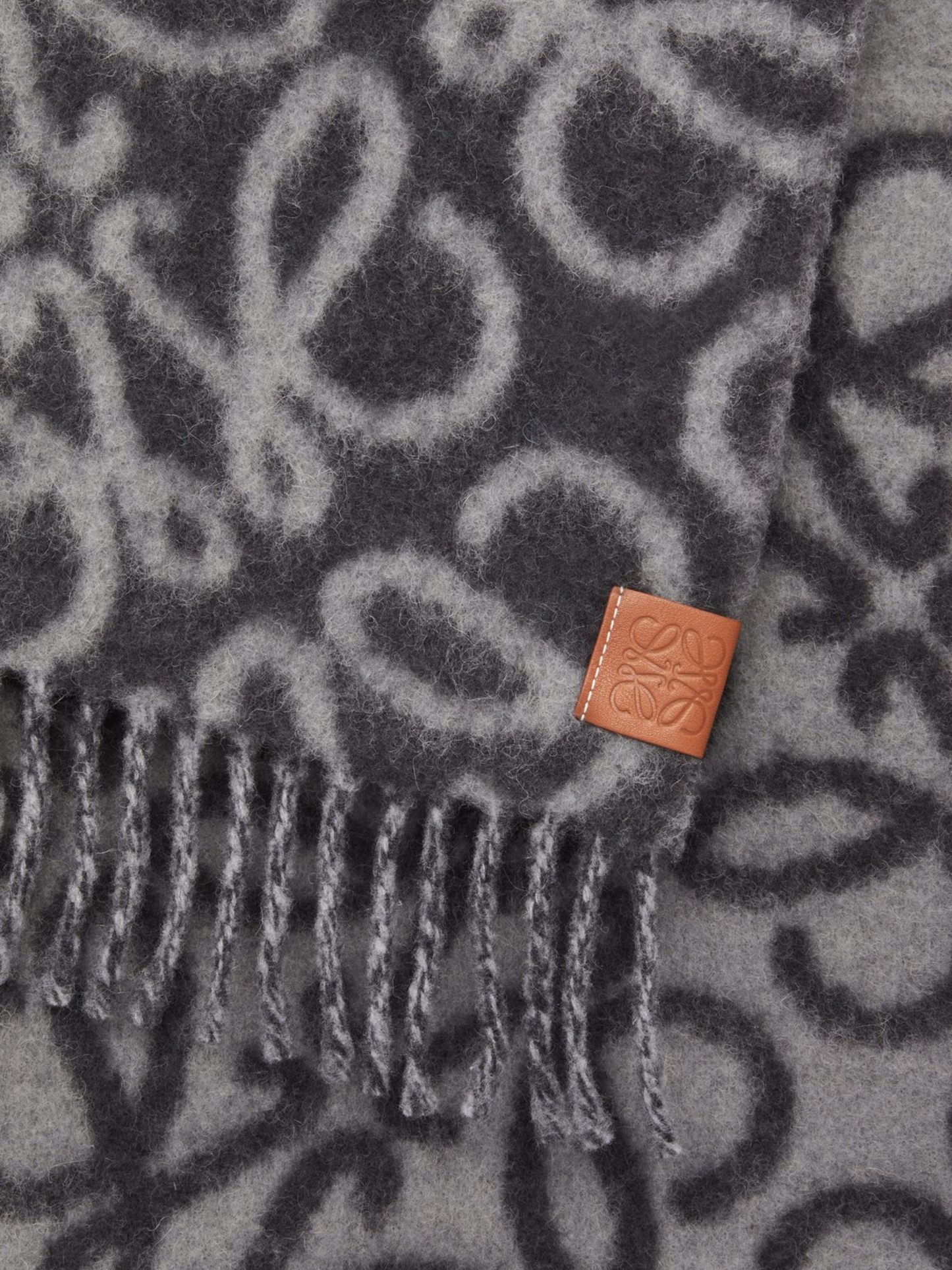 Anagram scarf in alpaca and wool blend