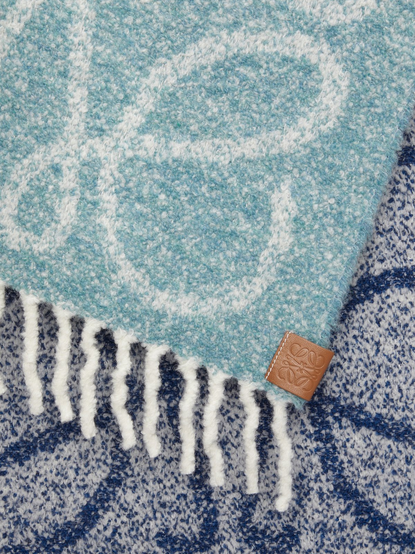 Anagram scarf in alpaca and wool