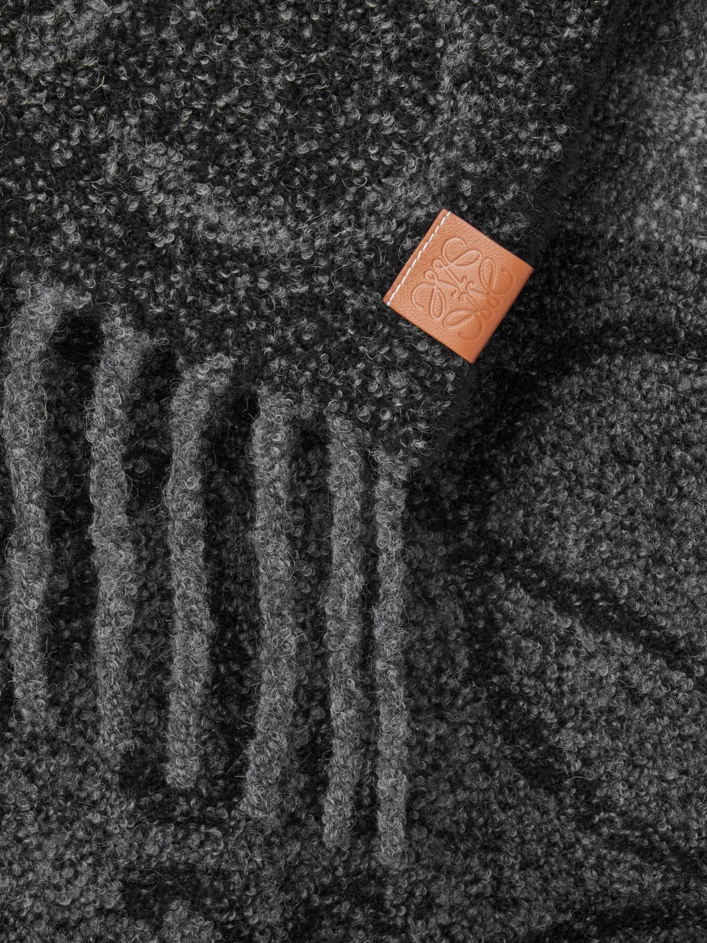 Anagram scarf in alpaca and wool