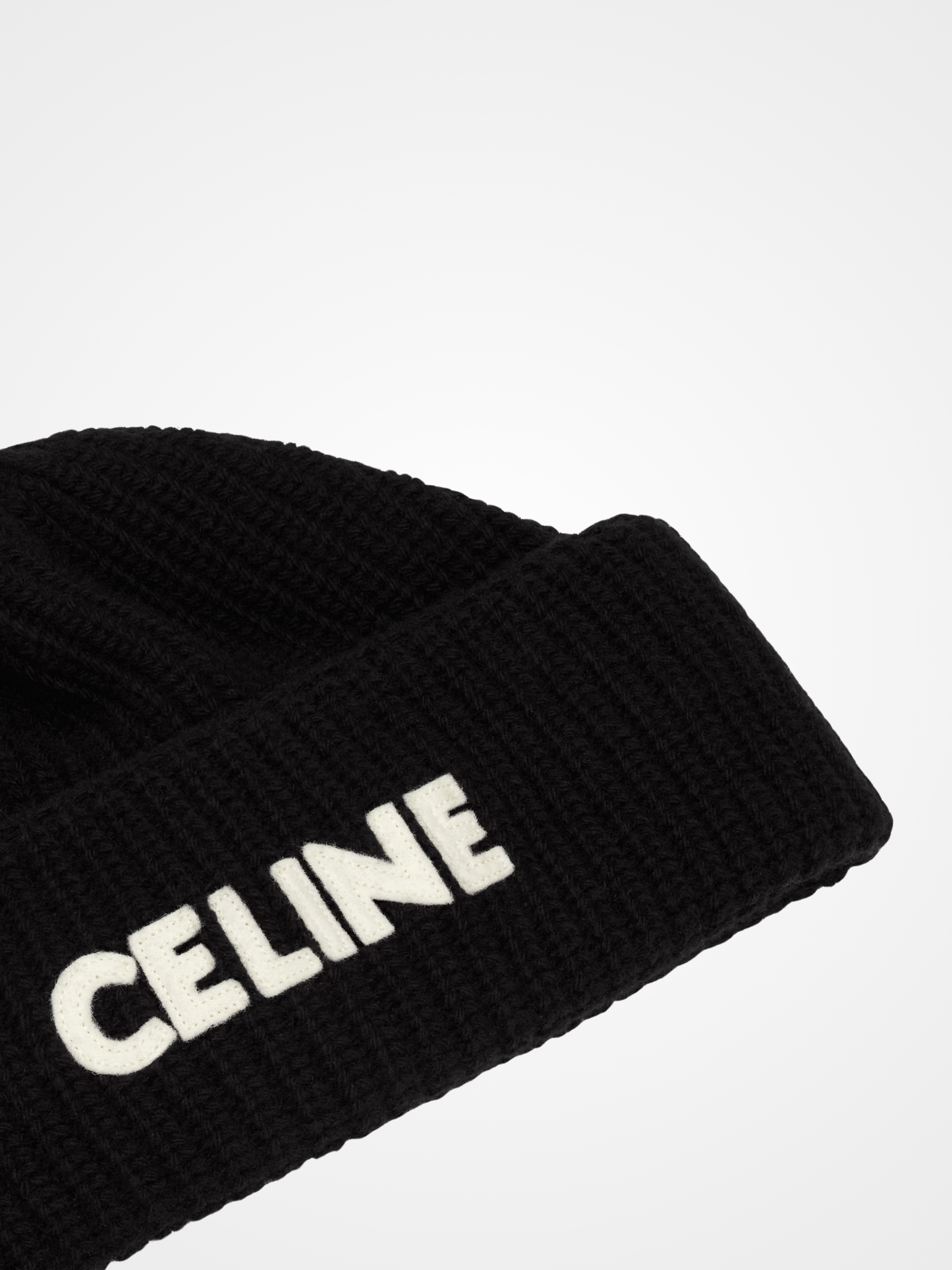 Beanie in ribbed wool